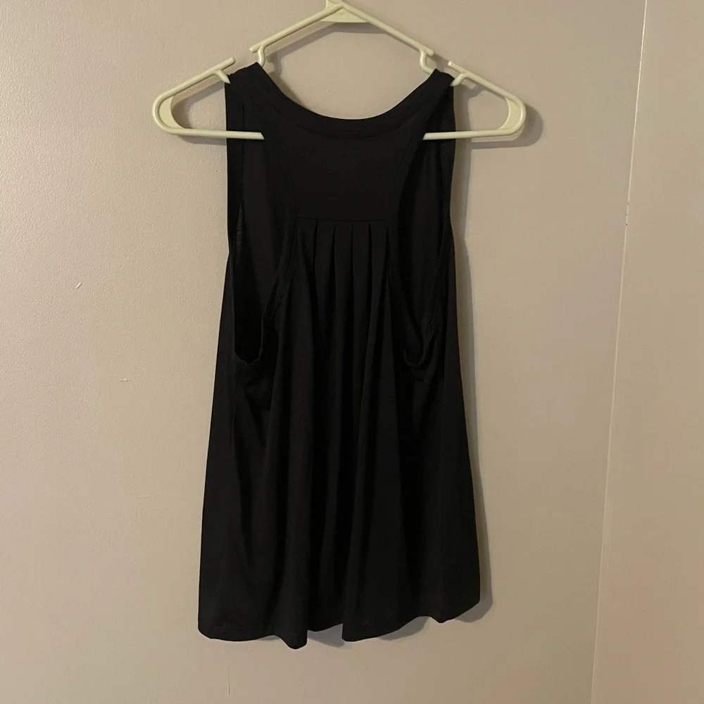 Old Navy Classic Black Tank Top - Picture 2 of 3